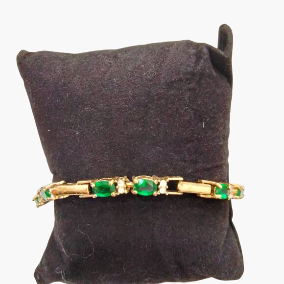 Avon Regency Style Bracelet Adjustable Gold Tone  Green Stones 6 to 7 Inch - Picture 7 of 9